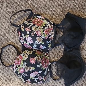 2 Victoria's secret bras 34DD